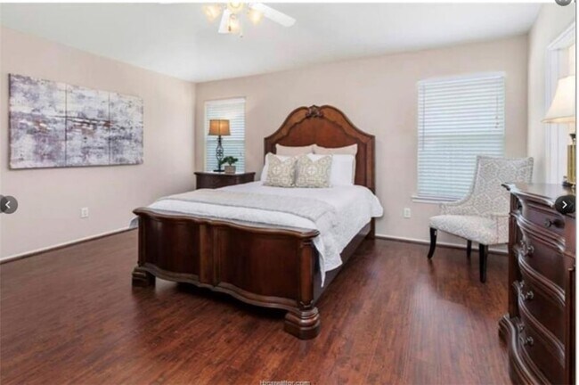 Foto del edificio - 912 Whitewing Ln