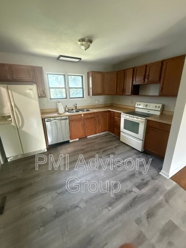 Foto del edificio - 6604 Meadowdale Dr