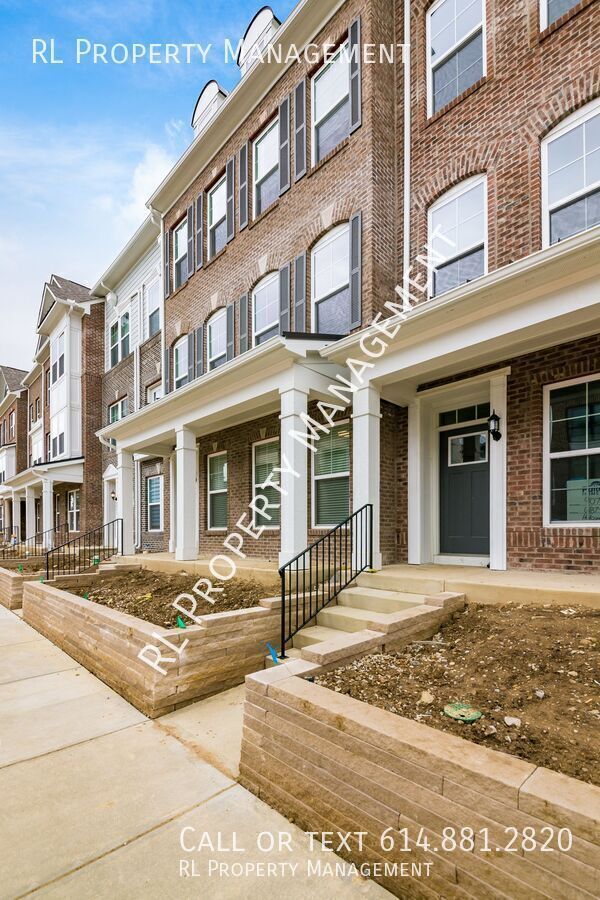 Building Photo - Gorgeous BRAND NEW 3 Bedroom/3.5 Bath Cond...