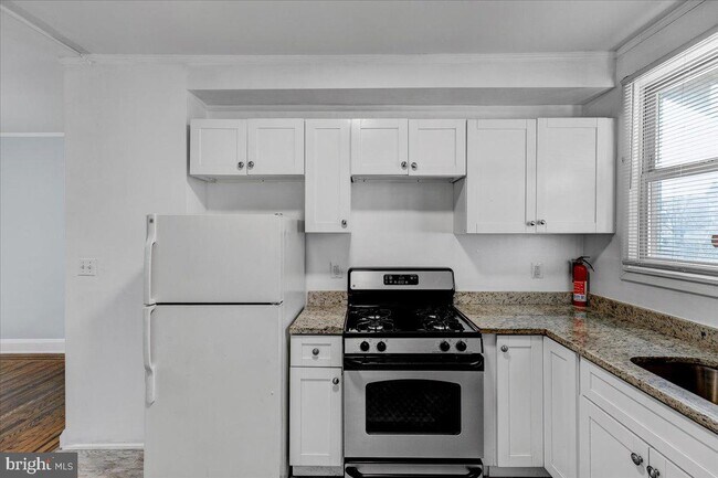 Foto del edificio - 2847 Lake Ave