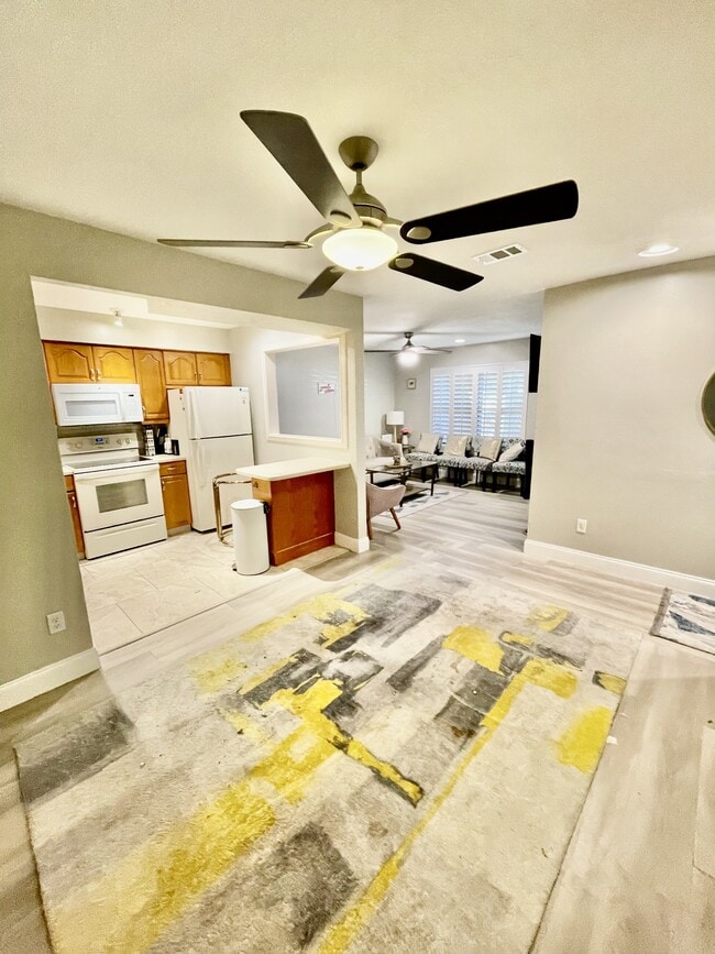 Building Photo - 6180 Principia Dr