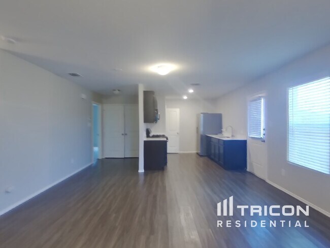 Foto del edificio - 5557 McClelland St