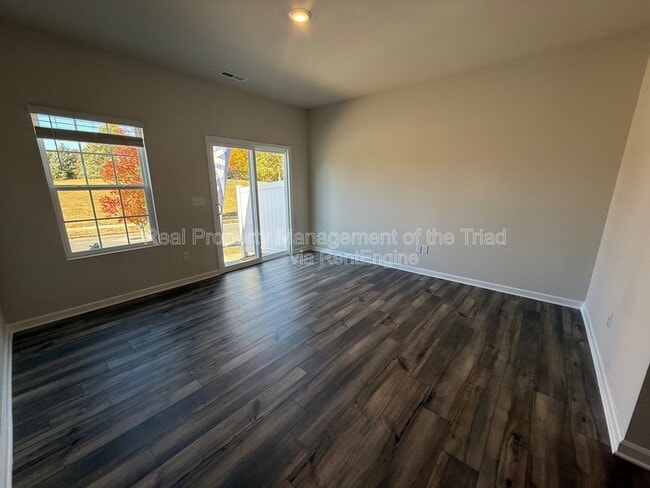 Photo - 3155 Fall Hls Dr Townhome