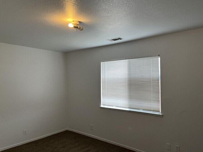 Building Photo - 7772 Shrader Cir