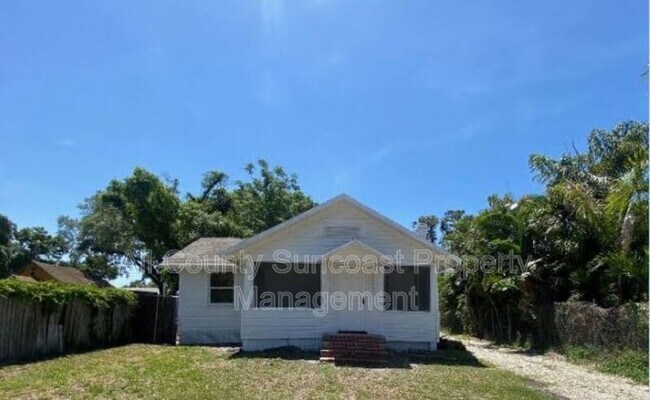 Building Photo - 713 Seneca St