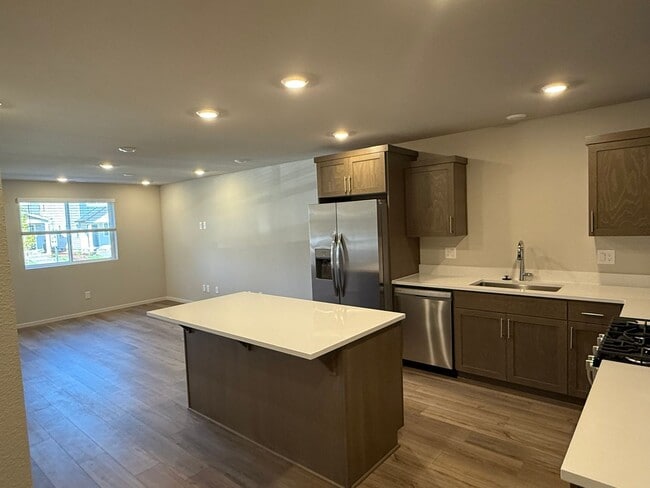 Building Photo - Brand New Home! Be The First To Live Here!...
