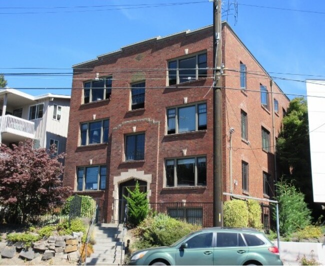 Building Photo - 1404 10th Ave W