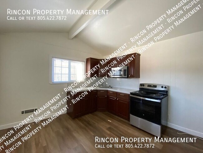 Building Photo - $500 off the first month's rent!! --Single...