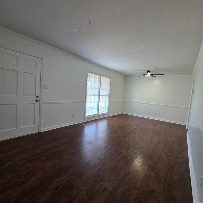 Foto del edificio - 2625 Partridge Dr