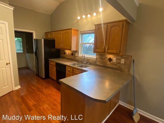 Building Photo - 2 br, 2 bath House - 5525 W E Ross Parkway
