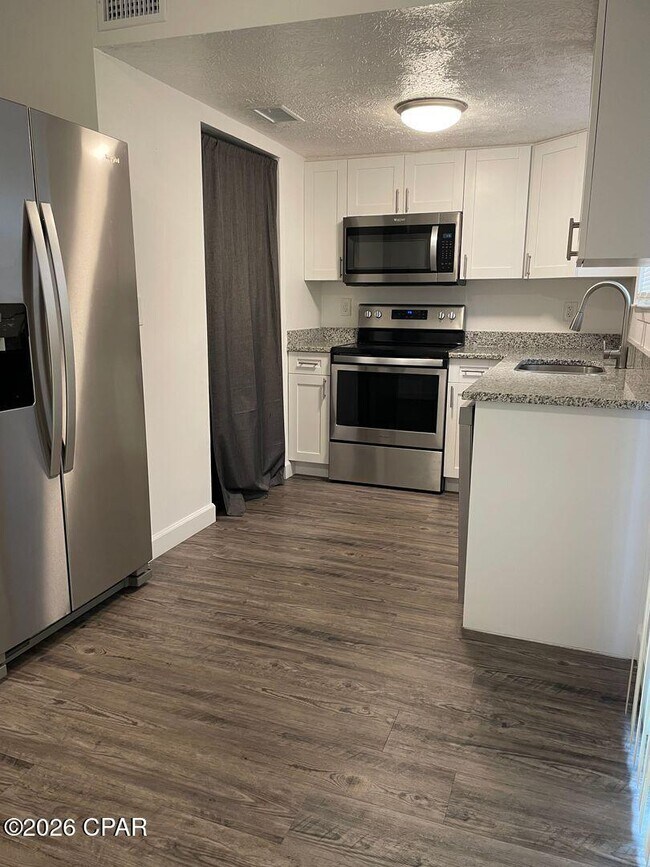 Foto del edificio - 2708 E 17th St