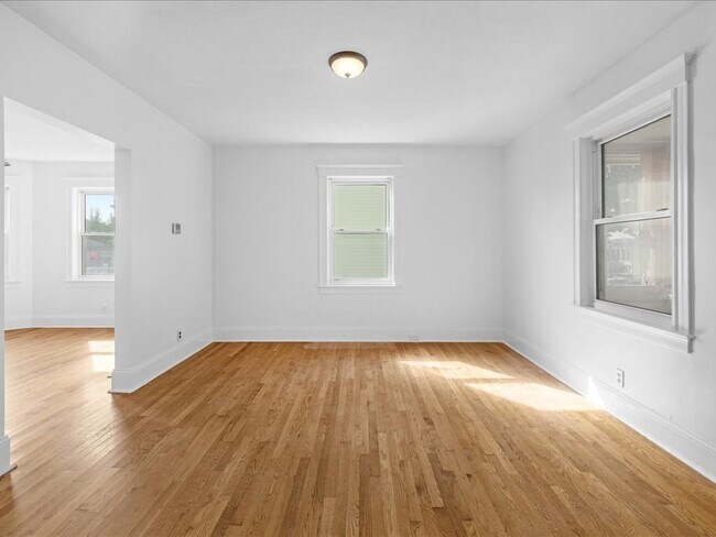 Building Photo - 25 Clarendon St