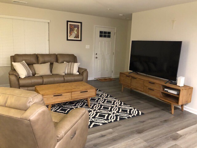 Foto del edificio - 122 Mariners Wy