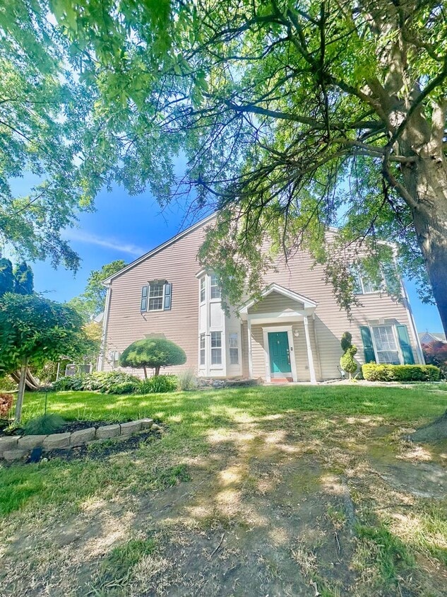 Foto principal - 9 Sawgrass Ct