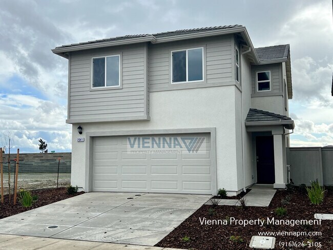 Building Photo - 2041 Shady Tree Cir