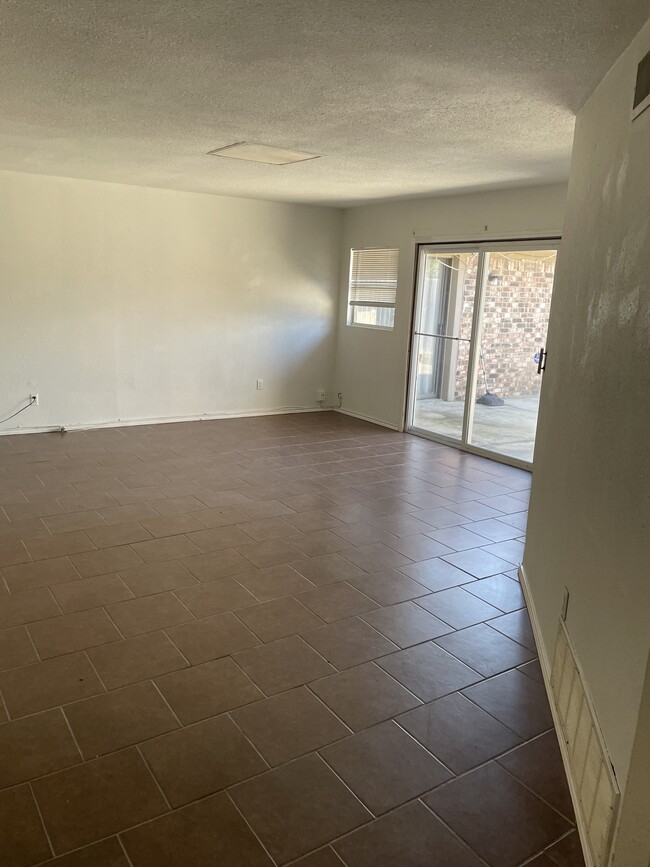 Foto del edificio - 419 Hillside Dr