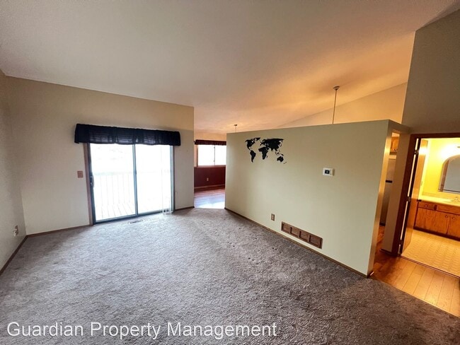 Building Photo - 2 br, 2 bath House - 9 Round Lake Trail