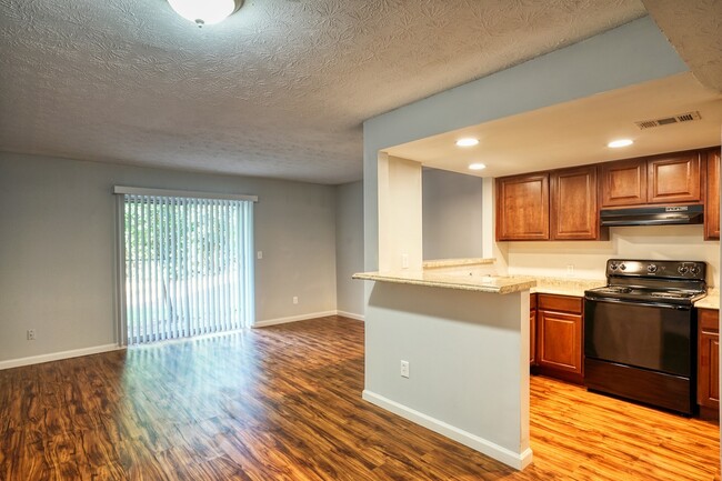 Interior Photo - Oak Creek Apartments