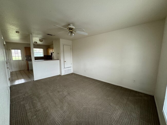 Building Photo - 4410 Sylvia Dr