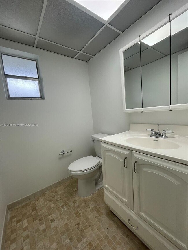 Building Photo - 40 NW 87th Ave