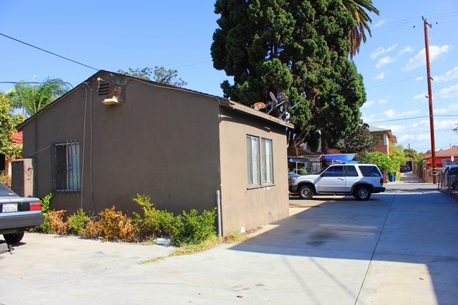 Building Photo - 719 S La Verne Ave