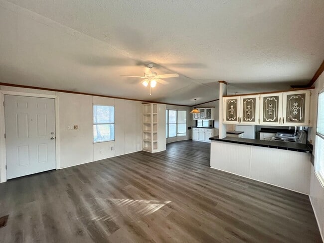 Foto del edificio - **PENDING APPLICATION** **MOVE IN SPECIAL*...