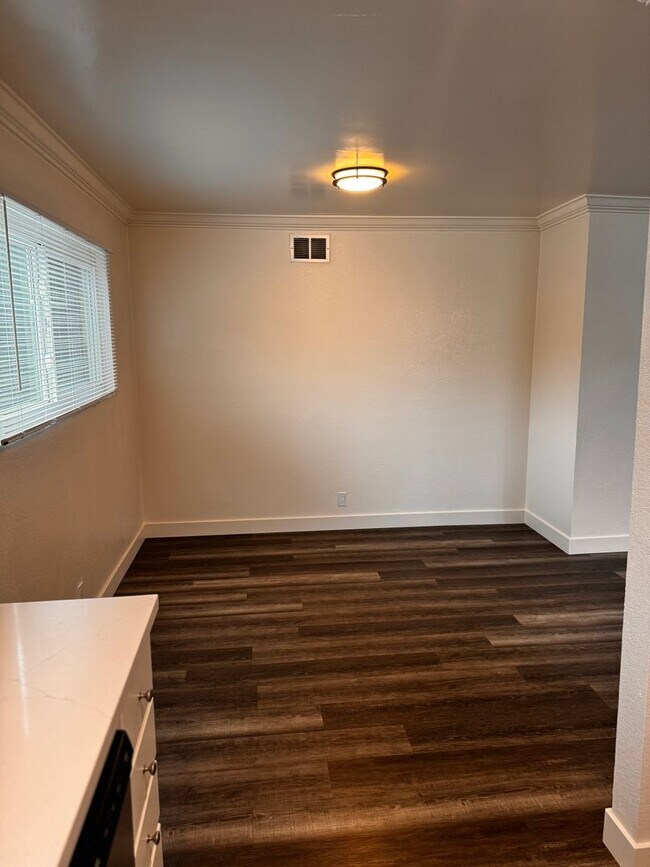 Foto del edificio - 33812 Robles Dr