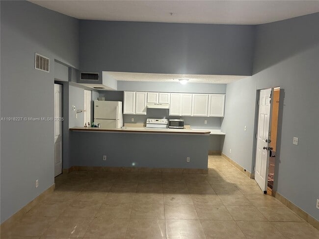 Foto del edificio - 9907 Westwood Dr