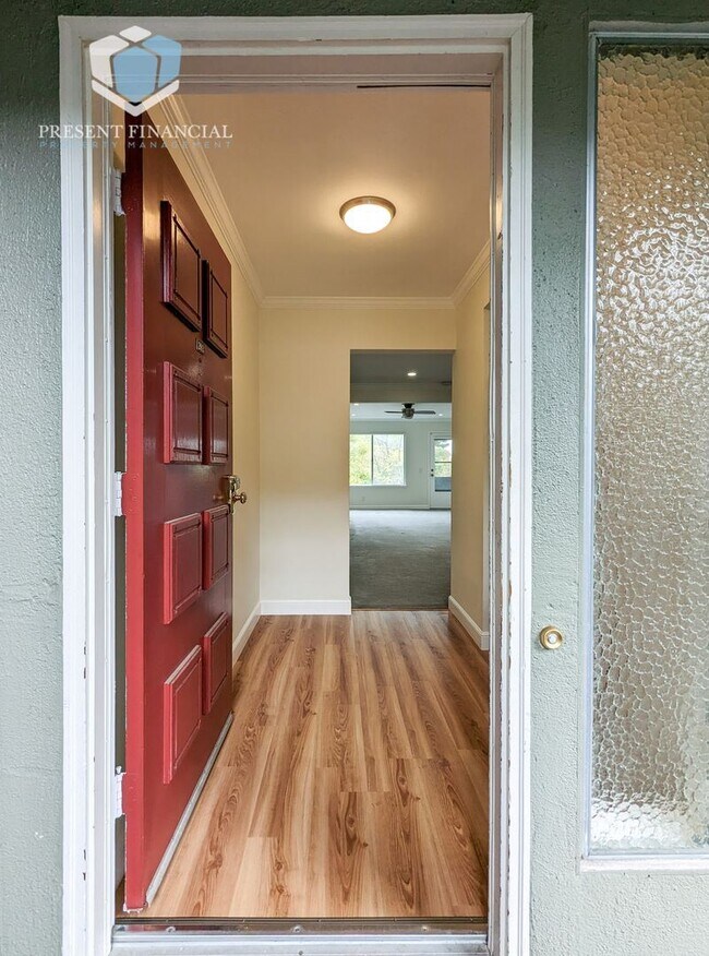Building Photo - 2 br, 1 bath House - 4012 Farm Hill Blvd #203