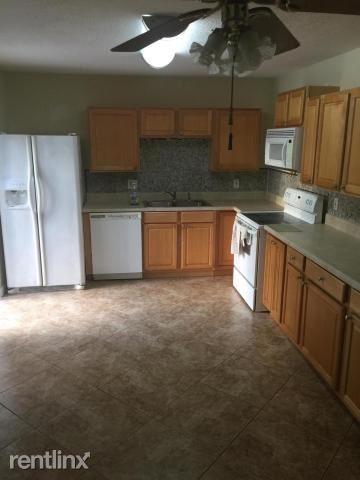 Building Photo - 2245 White Pine Cir
