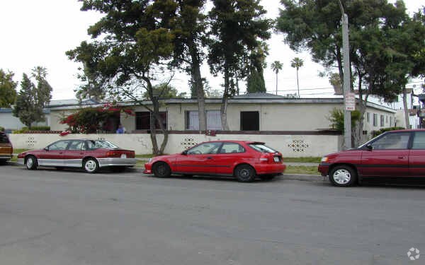 Primary Photo - 419 West Ave