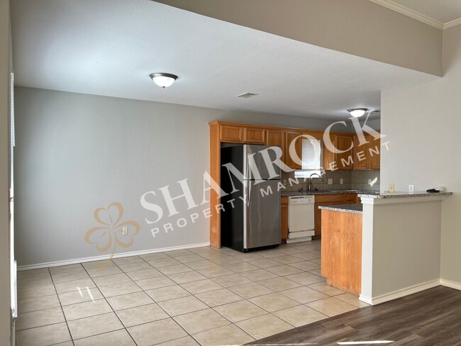 Building Photo - Cougar Ridge III Duplex