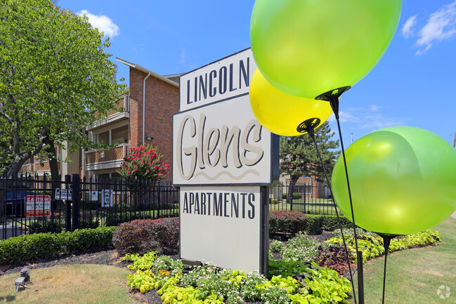 Building Photo - Lincoln Glens Apartments