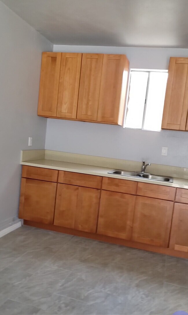 1067 Herbert Ave, Los Angeles, CA 90063