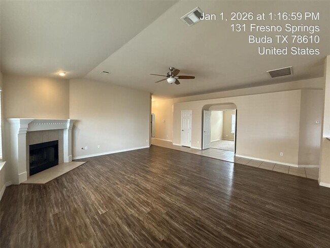 Foto del edificio - 131 Fresno Springs