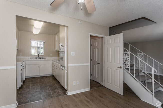 2HAB, 1.5BA - 1,052 ft² - Mango Tree