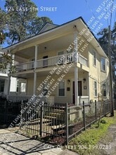 Building Photo - 424 E 6th St