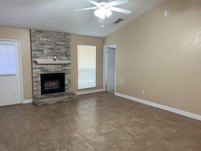 Building Photo - 2508 Windmill Dr