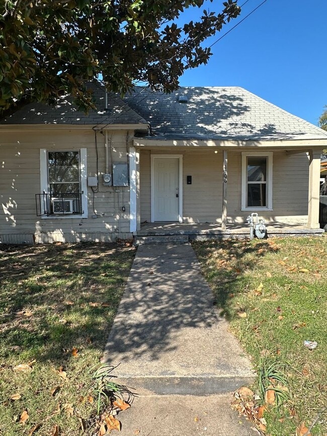 Building Photo - 1206 Chestnut St