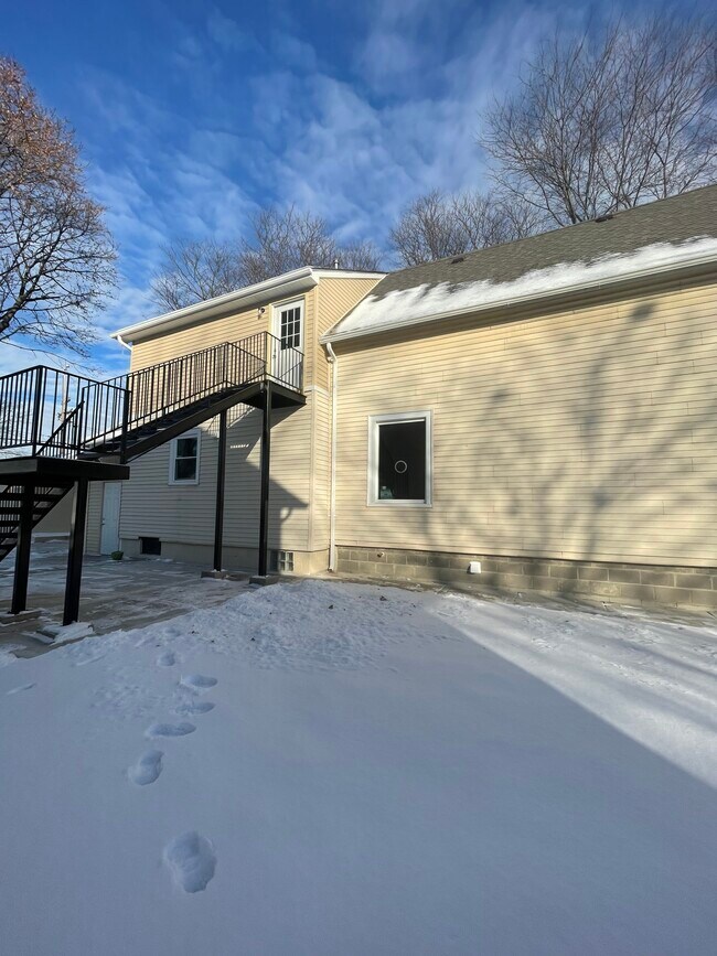 Entrada trasera de la unidad 2 - 138 N 14th Ave