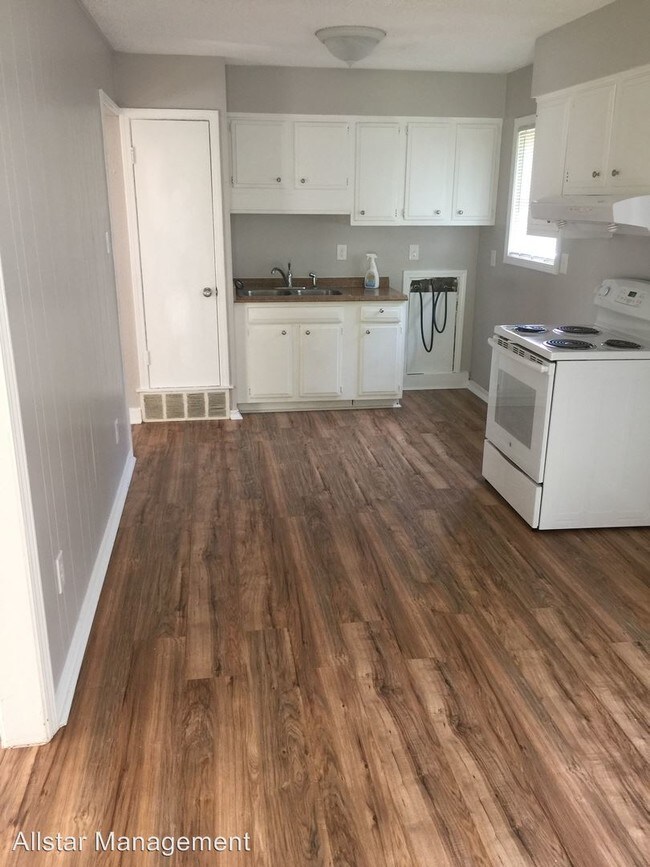 Foto del edificio - 3 br, 1 bath House - 6425 Greenbrook Cove