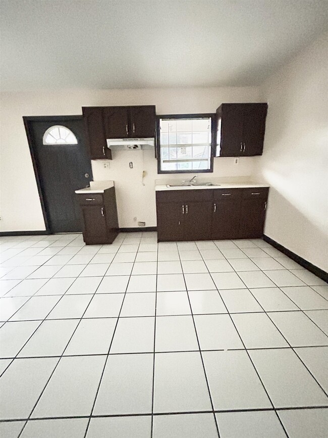 Building Photo - 1740 Orquidia Ln