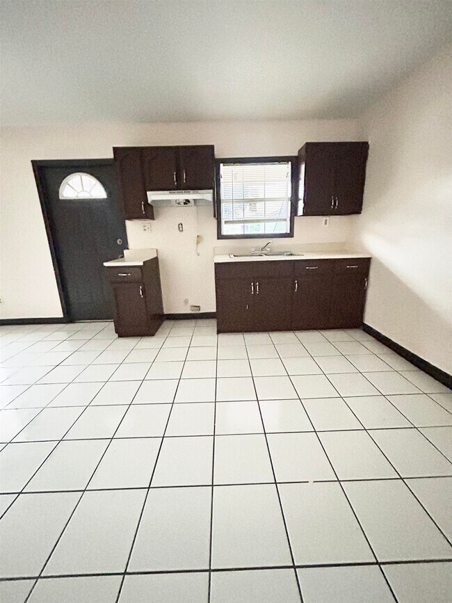 Foto del edificio - 1740 Orquidia Ln