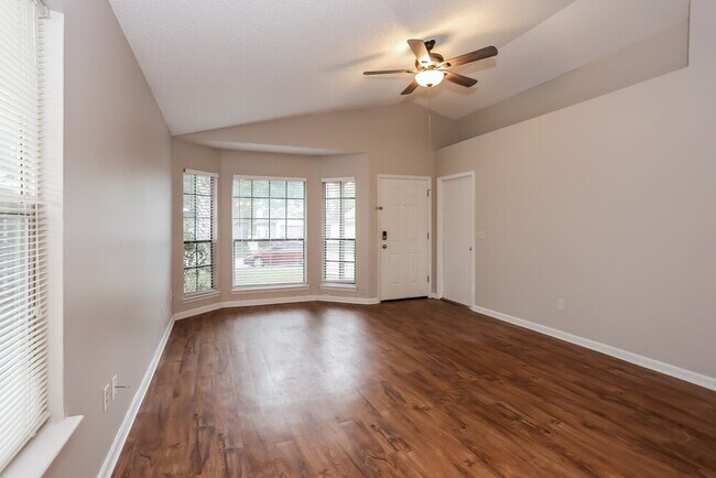 Foto del edificio - 2513 Townsquare Dr