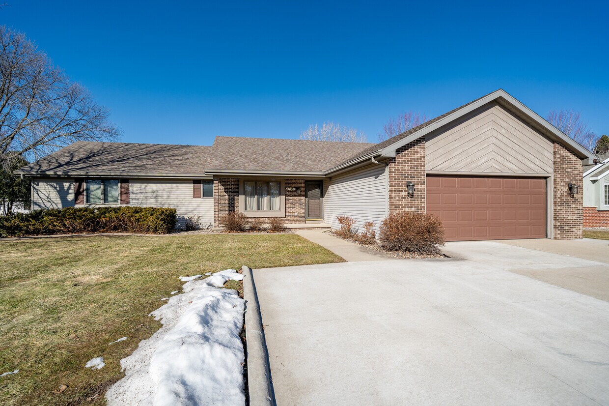 1400 E Capitol Dr, Appleton, WI 54911 House Rental in Appleton, WI