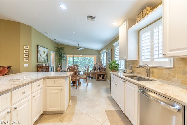 Foto del edificio - 7358 Emilia Ln