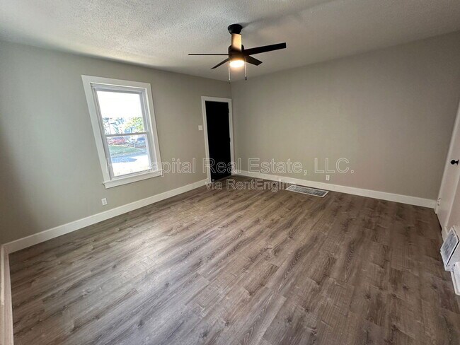 Foto del edificio - 114 N Missouri Ave