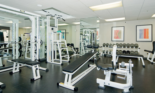 Gym - 5320 N Sheridan Rd