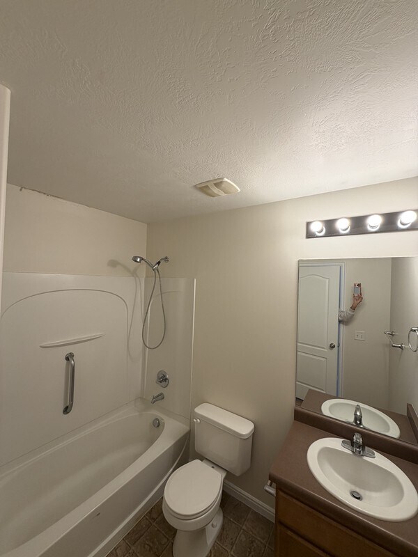 Building Photo - 4797 Huntly Dr