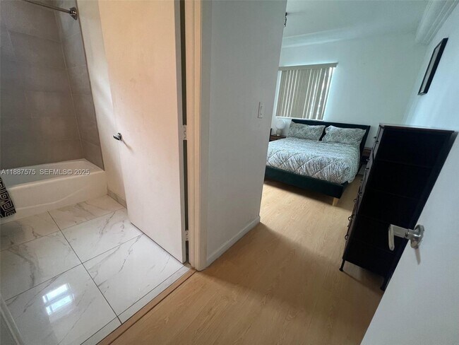 Foto del edificio - 185 SE 14th Terrace